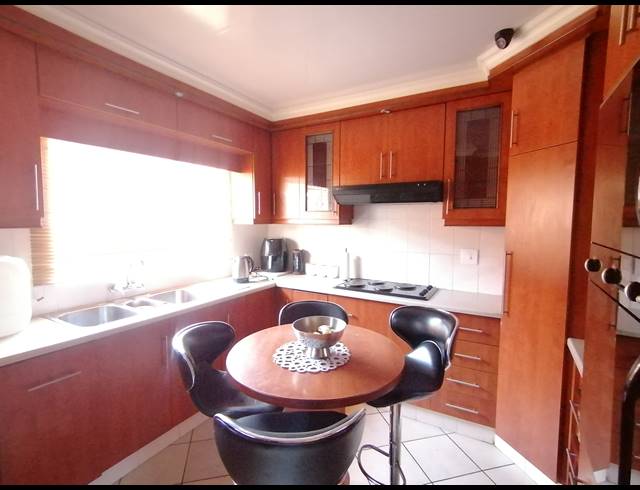 3 BEDROOM FREESTANDING SOLD IN KANANA